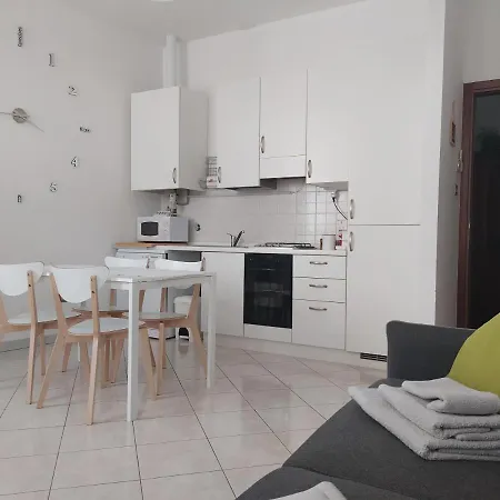 Due Ale - Nuova Casa Di Corte A Apartamento Trieste