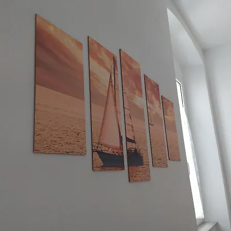 Due Ale - Nuova Casa Di Corte A * Trieste