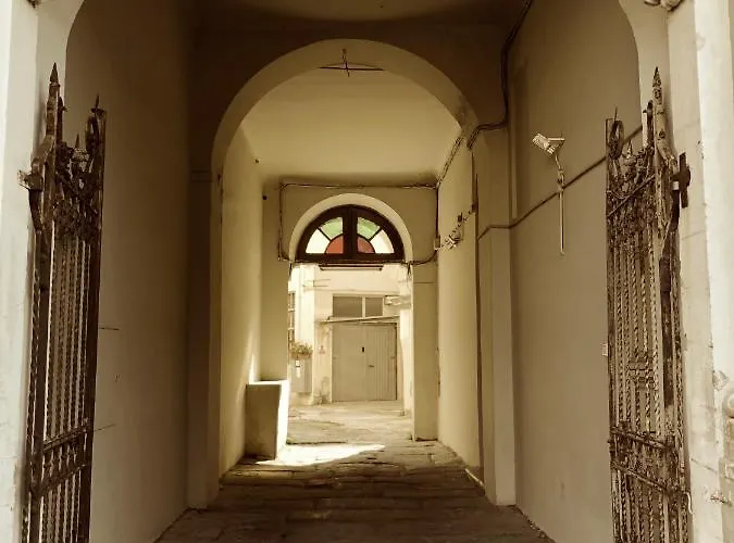 Due Ale - Nuova Casa Di Corte A * Trieste