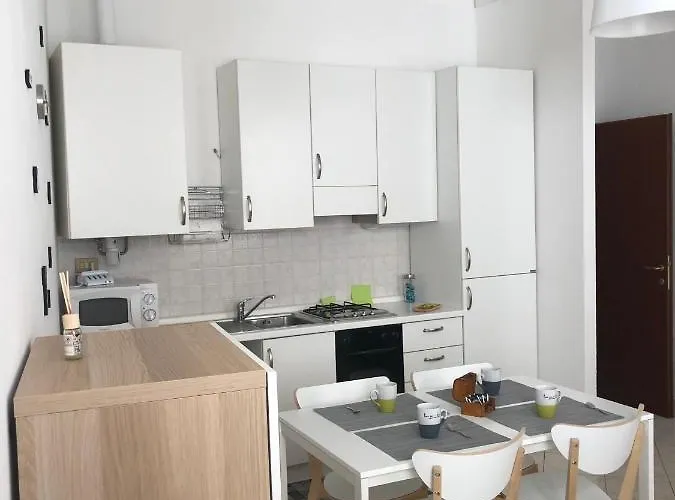 Due Ale - Nuova Casa Di Corte A * Trieste