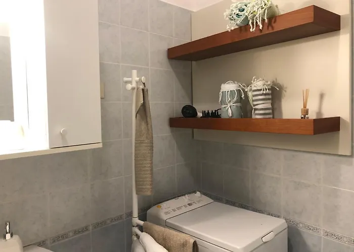 Due Ale - Nuova Casa Di Corte A * Trieste